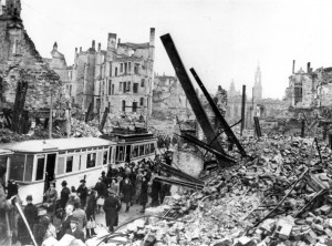 Brest après des bombardements Brest après des bombardements