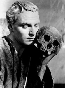 Laurence Olivier dans le film "Hamlet"