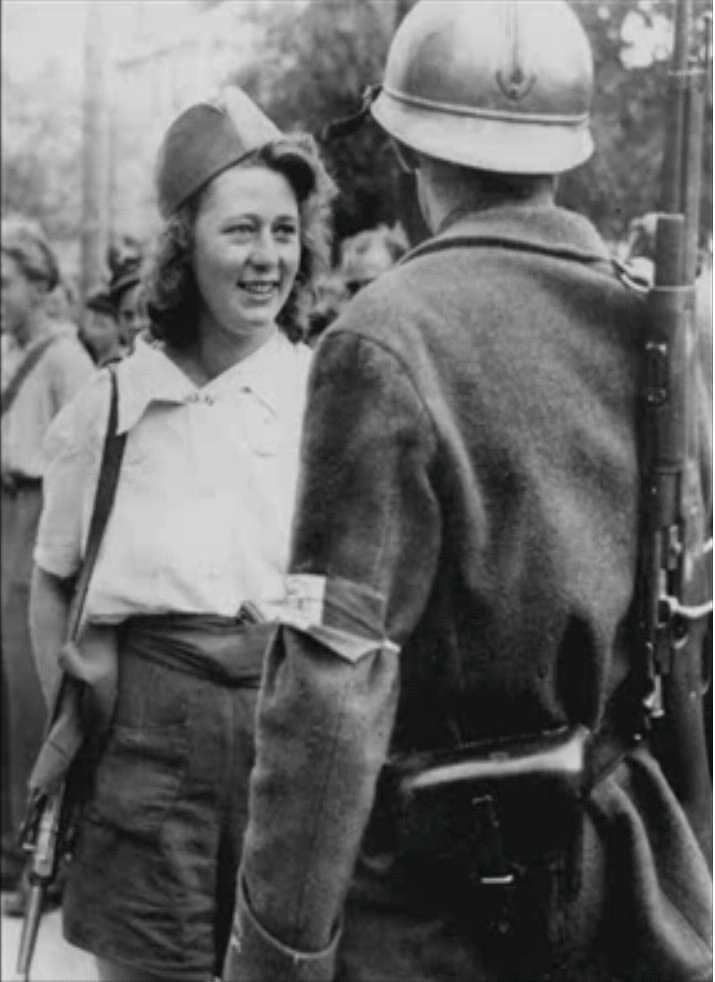 Une femme face à un soldat allemand
